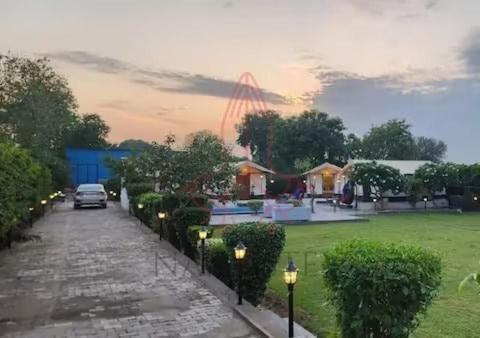 Luxury Farmhouse In Chhatarpur With Pool New Delhi Exterior foto