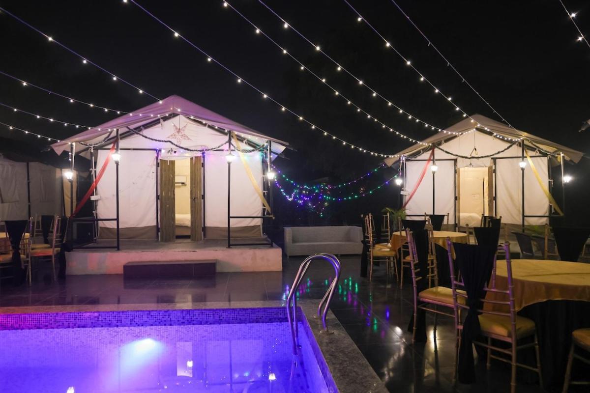 Luxury Farmhouse In Chhatarpur With Pool New Delhi Exterior foto